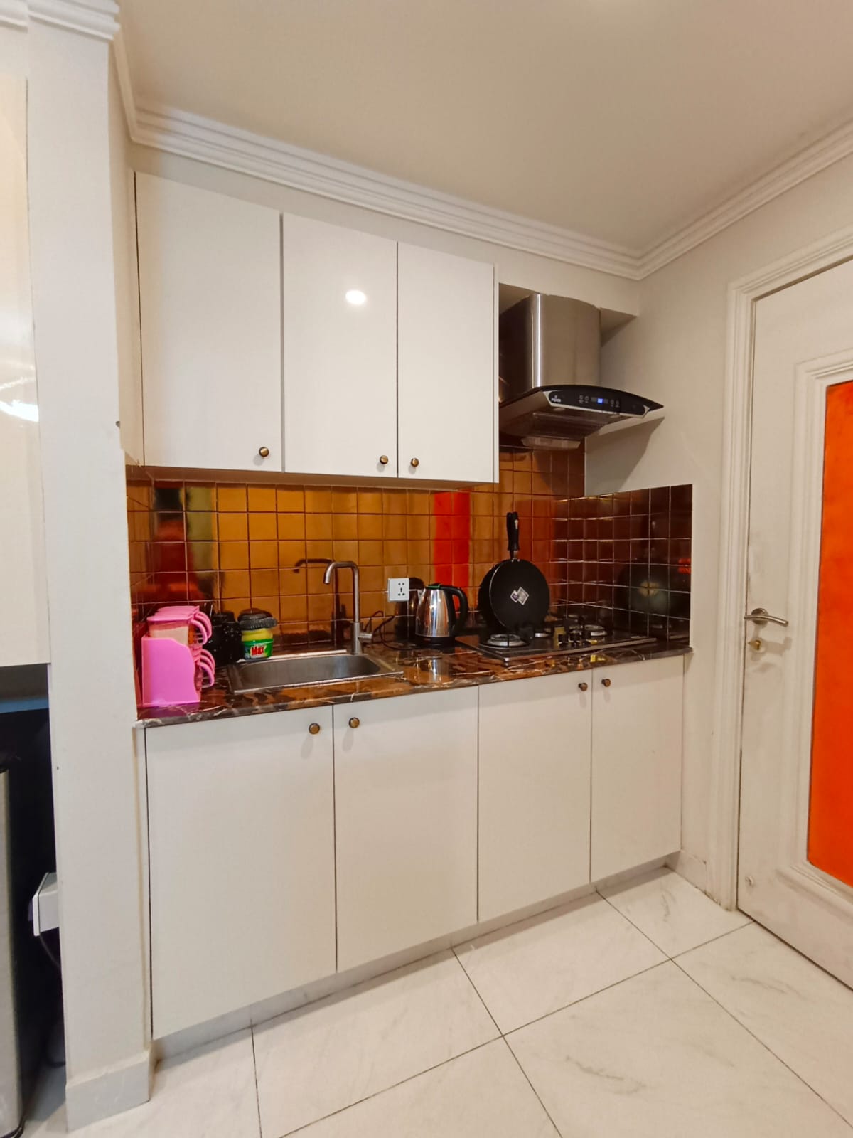 Orange Theme Appartment