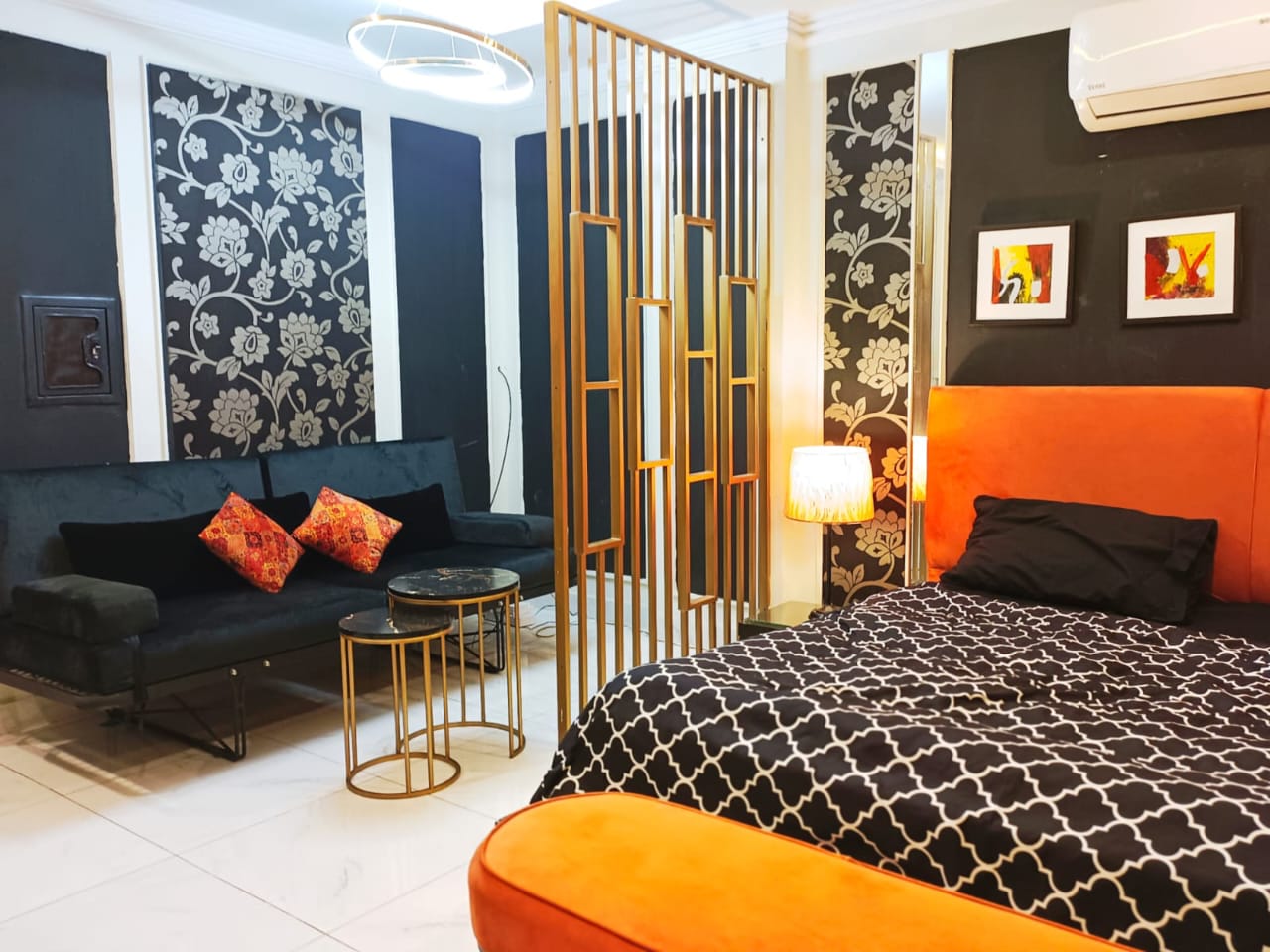 Orange Theme Appartment